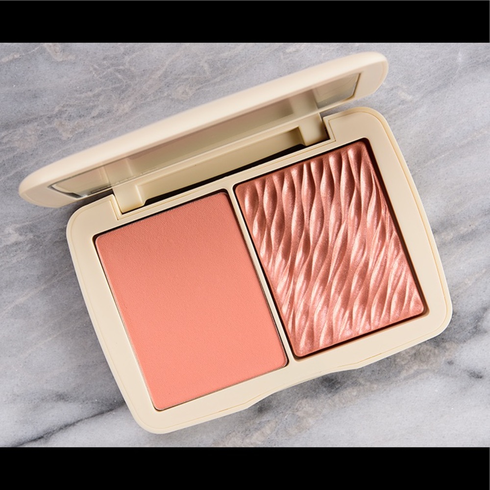 NEW! In package. Stunning Cover FX  Soft Peach blush palette.